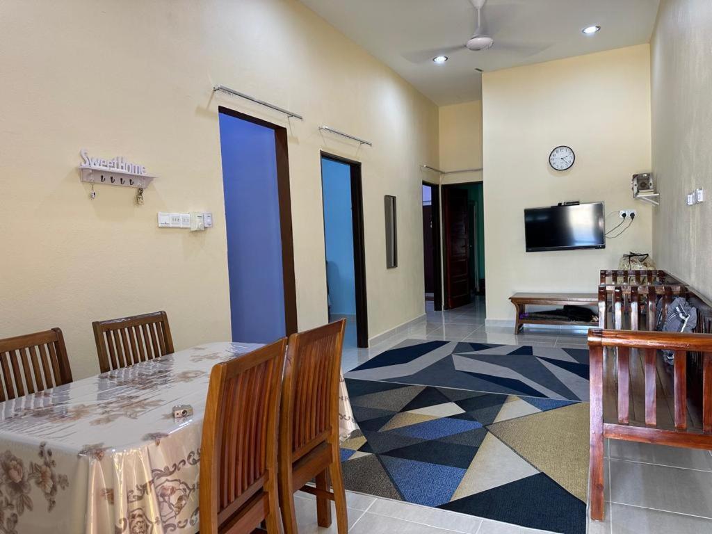 Homestay Haji Noor Tanah Merah  Exterior photo