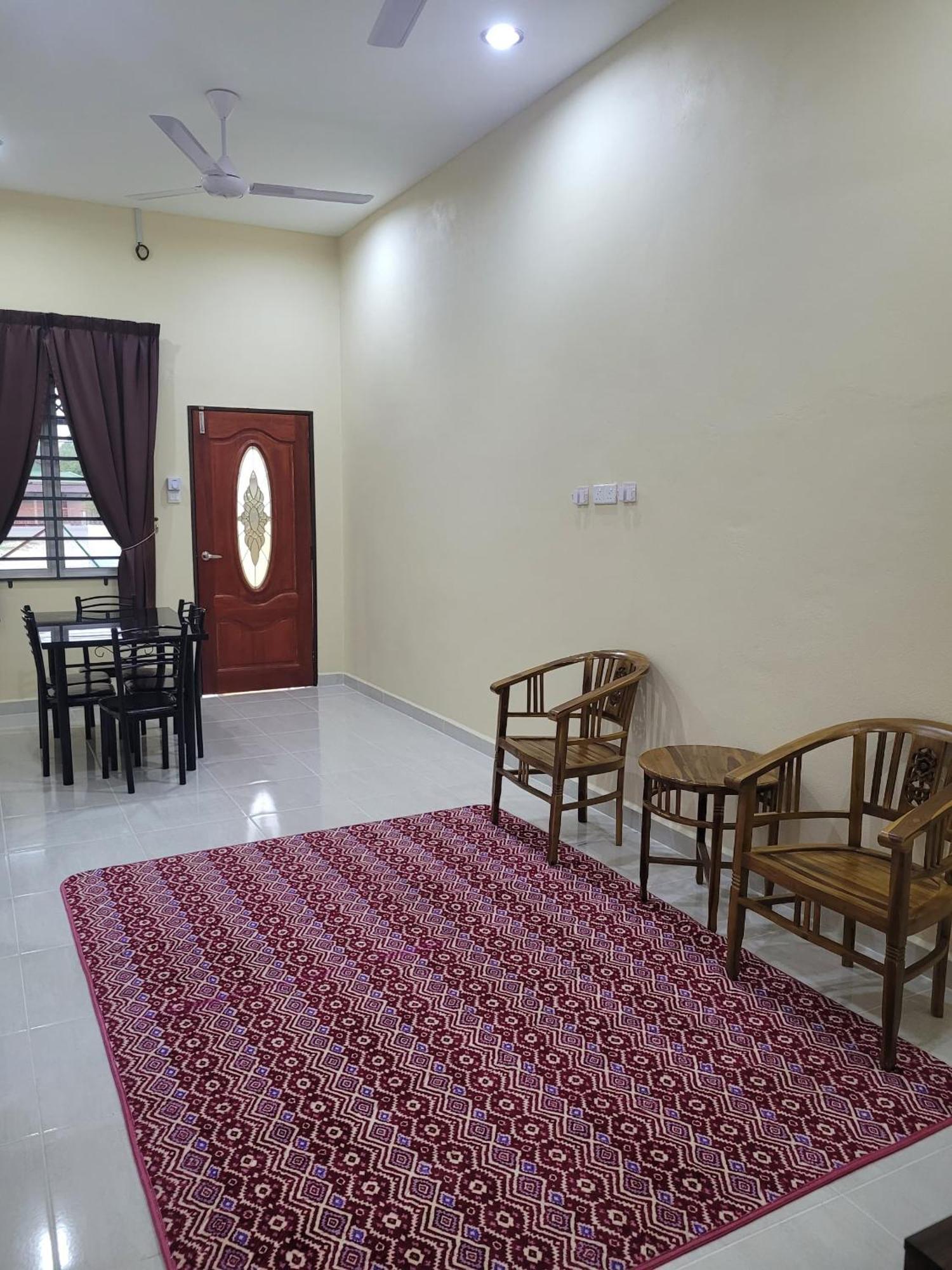 Homestay Haji Noor Tanah Merah  Exterior photo